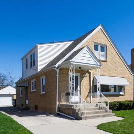Buy this 5 bed house on 2426 Mitchell Street in Racine, WI 53403