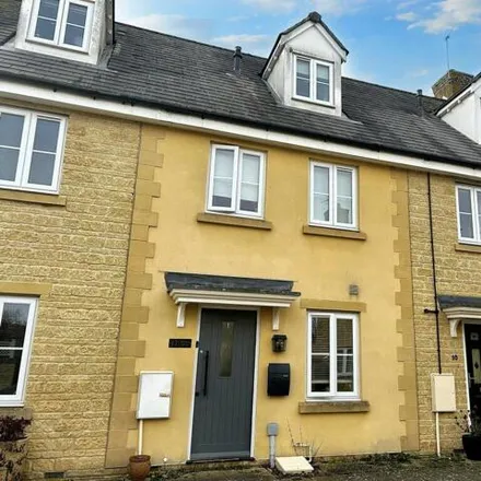 Buy this 3 bed townhouse on Madley Brook Lane in Witney, OX28 1BT