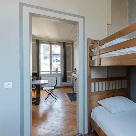 Rent this 2 bed apartment on 14600 Honfleur
