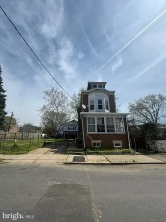 Buy this 4 bed house on Chestnut Ave Tennis Courts in Chestnut Avenue, Trenton