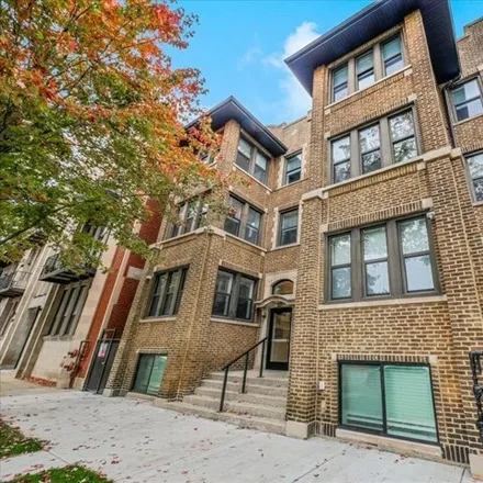 Rent this 4 bed condo on 4117-4121 South Michigan Avenue in Chicago, IL 60653