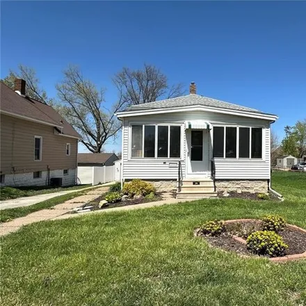 Buy this 2 bed house on 204 Wilson Avenue Southwest in West Cedar Rapids, Cedar Rapids