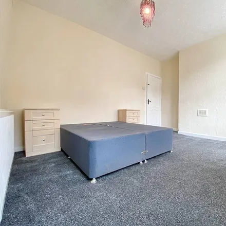 Image 3 - Griffin Street, Dudley Wood, DY2 0LW, United Kingdom - Apartment for rent