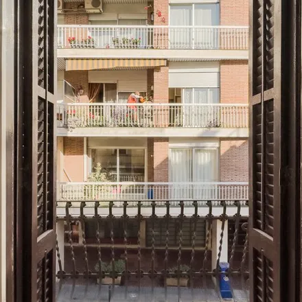 Image 4 - Carrer de Pàdua, 25, 08023 Barcelona, Spain - Room for rent