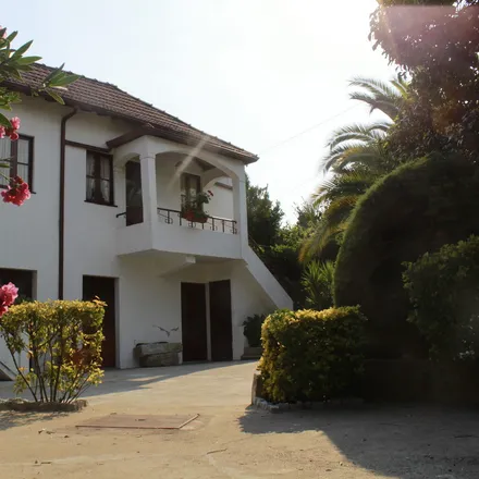 Rent this 2 bed house on Lousada