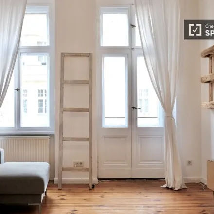Rent this 1 bed apartment on Der Weinlobbyist in Kolonnenstraße, 10827 Berlin