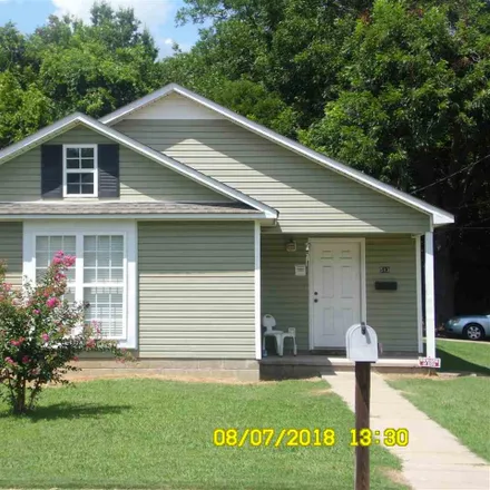 Buy this 3 bed house on 513 Berry Street in Jackson, TN 38301