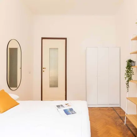 Rent this 6 bed room on Via Ferrante Aporti in 37, 20125 Milan MI