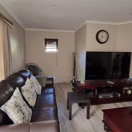 Rent this 4 bed townhouse on Princess Alice Drive in Woodleigh, East London
