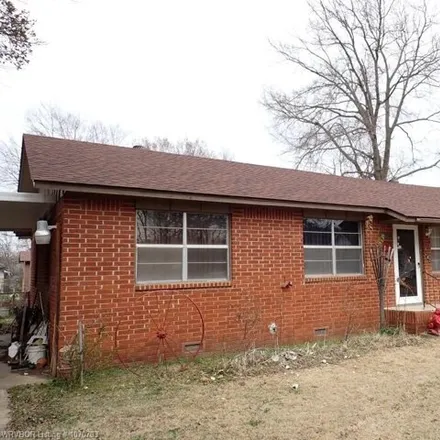 Buy this 3 bed house on 561 East Avenue D in Heavener, Le Flore County