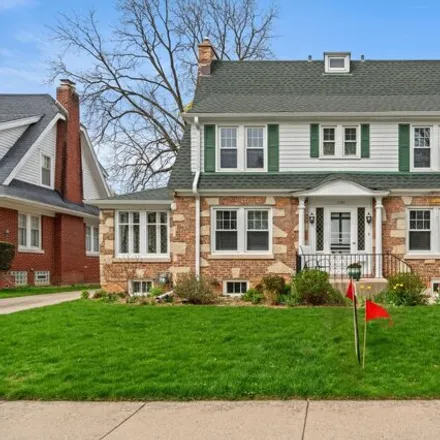 Buy this 3 bed house on 1925 Forest Street in Wauwatosa, WI 53213