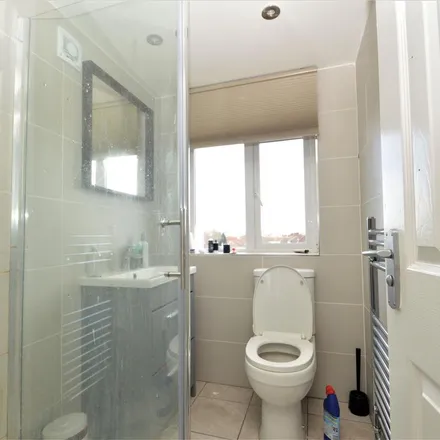 Image 2 - 102b Lower House Crescent, Bristol, BS34 7DL, United Kingdom - Apartment for rent