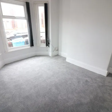 Rent this 3 bed apartment on Wordsworth Street in Hull, HU8 8LT