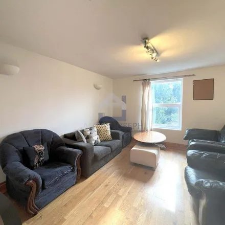 Rent this 6 bed duplex on 3 Rossiter Road in London, SW12 9RY