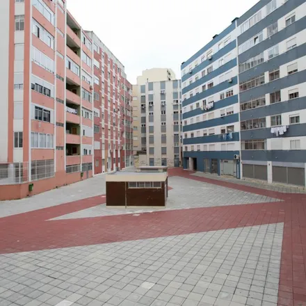 Image 2 - Praceta do Poder Local, 2650-130 Pontinha, Portugal - Apartment for rent