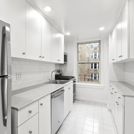 Image 3 - 697 West End Avenue, New York, NY 10025, USA - Apartment for rent