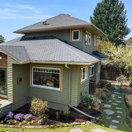 Buy this 3 bed house on 2555 Northeast 47th Avenue in Portland, OR 97213