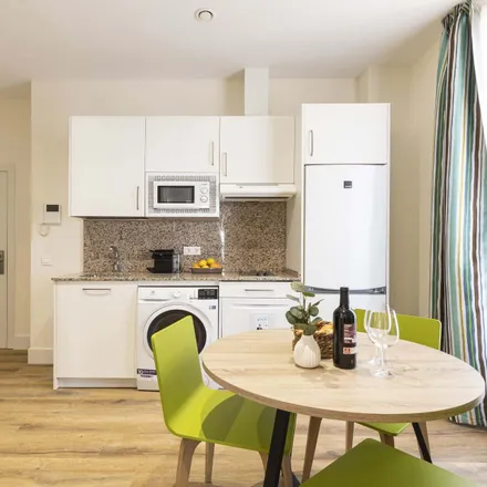 Rent this 1 bed apartment on Calle del Conde de Aranda in 15, 28001 Madrid