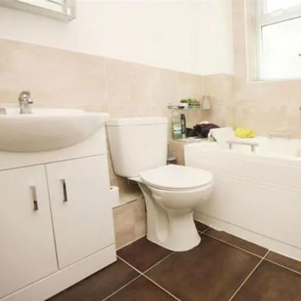 Image 3 - Hyde Way, Wickford, SS12 9BS, United Kingdom - Duplex for sale
