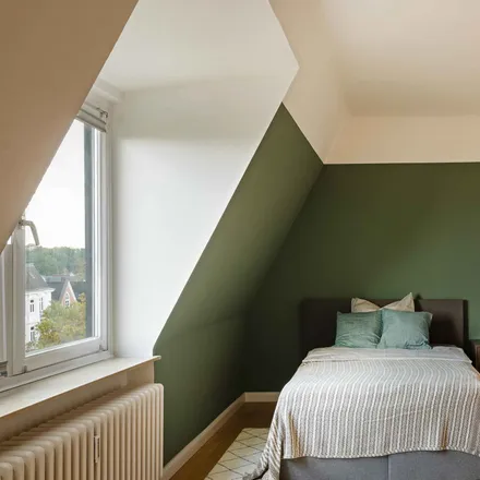 Rent this 4 bed room on Klosterallee 67 in 20144 Hamburg, Germany