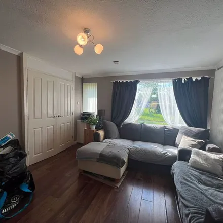 Image 7 - 10 Gifford Crescent, Stoke Gifford, BS34 6JJ, United Kingdom - Apartment for rent