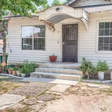 Buy this 3 bed house on 789 East Park Avenue in San Antonio, TX 78212