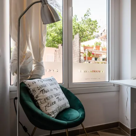Rent this 5 bed room on Carrer del Rosselló in 213, 08001 Barcelona