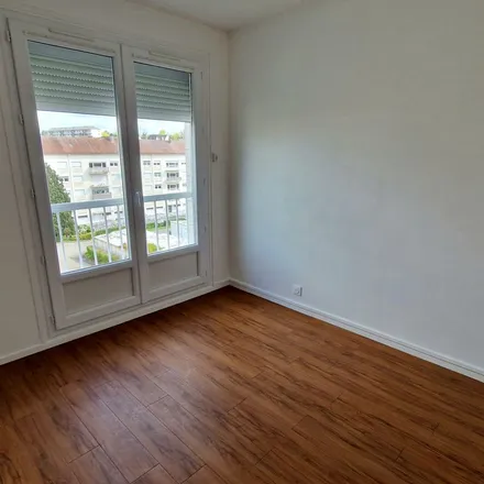 Rent this 3 bed apartment on 21 Rue de la République in 76650 Petit-Couronne, France