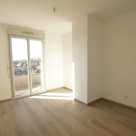 Rent this 5 bed apartment on 5 Les Rayes Vertes in 95610 Éragny, France