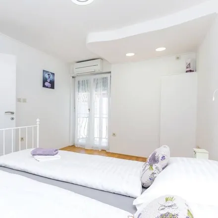 Rent this 3 bed duplex on Grižane in 51244 Grižane-Belgrad, Croatia