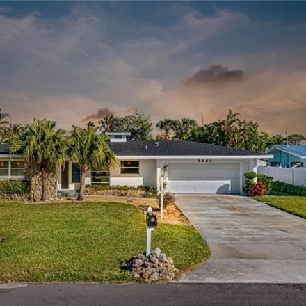 Image 2 - 4225 Southeast 3rd Avenue, Cape Coral, FL 33904, USA - House for sale