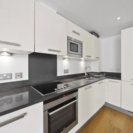 Image 5 - Channel House, Albatross Way, Canada Water, London, SE16 6RF, United Kingdom - Apartment for rent