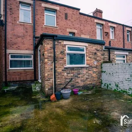 Image 9 - Poplar Street, Quaking Houses, DH9 7AY, United Kingdom - Townhouse for sale
