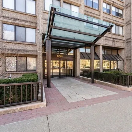 Buy this 2 bed condo on 1731 Beacon Street in Brookline, MA 02447