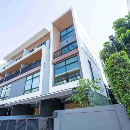 Image 9 - Soi Phatthanakan 20, Suan Luang District, 10250, Thailand - Townhouse for rent