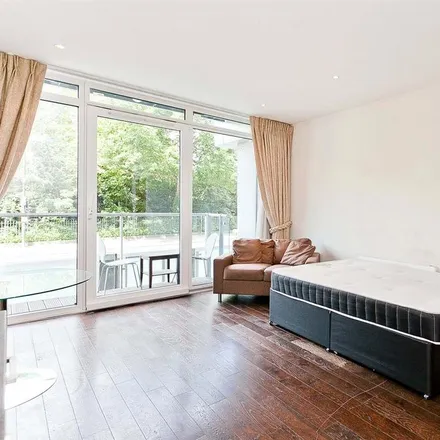 Image 3 - Falcon Grove, London, SW11 2NY, United Kingdom - Apartment for rent