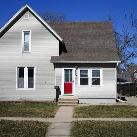 Buy this 3 bed house on 840 Pierce Street in Iowa Falls, IA 50126