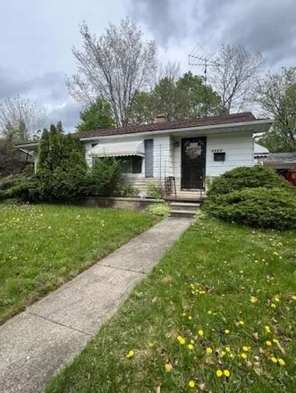 Buy this 3 bed house on 3515 Providence Street in Flint, MI 48503