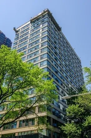 Buy this 2 bed condo on 2970 North Lake Shore Drive in Chicago, IL 60657