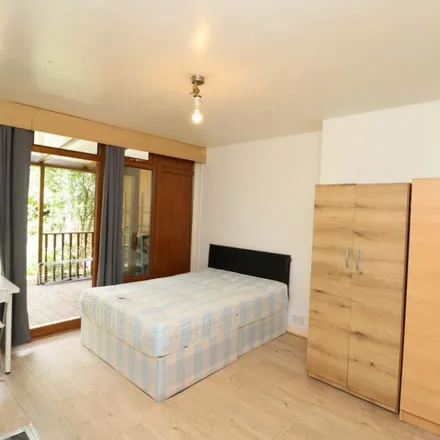 Rent this 4 bed apartment on Salford House in Seyssel Street, Cubitt Town
