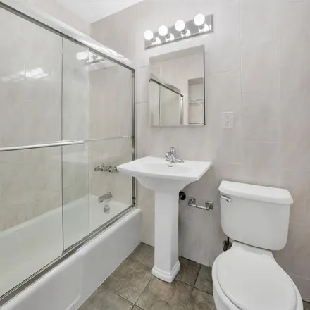 Image 7 - 333 EAST 45TH STREET 7E in New York - Apartment for sale