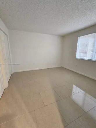 Image 7 - 6930 Northwest 186th Street, Country Club, Miami-Dade County, FL 33015, USA - Condo for rent