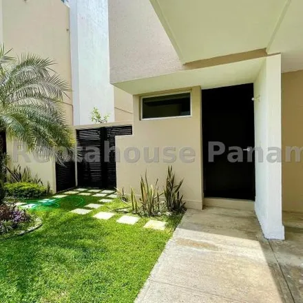 Buy this 4 bed house on Corredor Sur in Versalles, Don Bosco