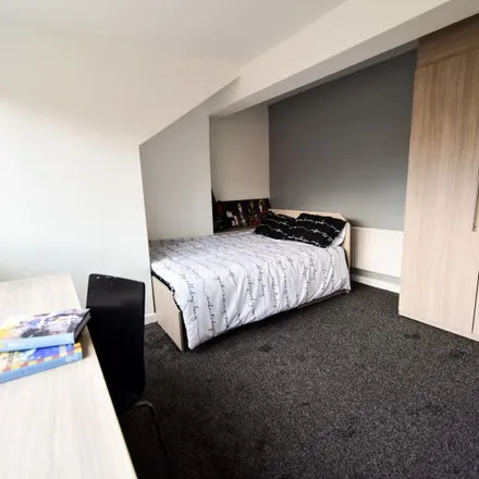 Image 8 - Ebberston Terrace, Leeds, LS6 1AU, United Kingdom - Apartment for rent