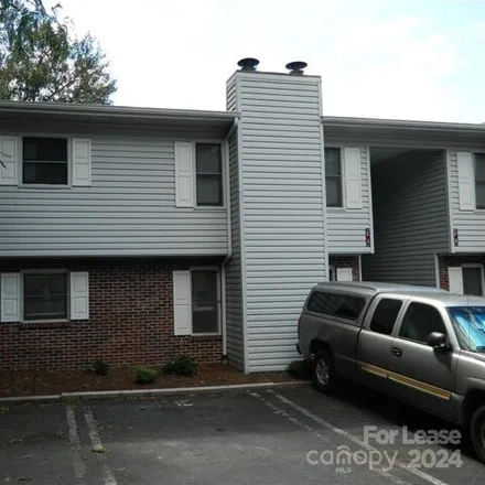 Rent this 2 bed condo on 119 23rd St NW Apt E in Hickory, North Carolina