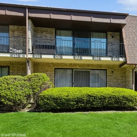 Buy this 2 bed condo on 91st Street in Hickory Hills, IL 60457