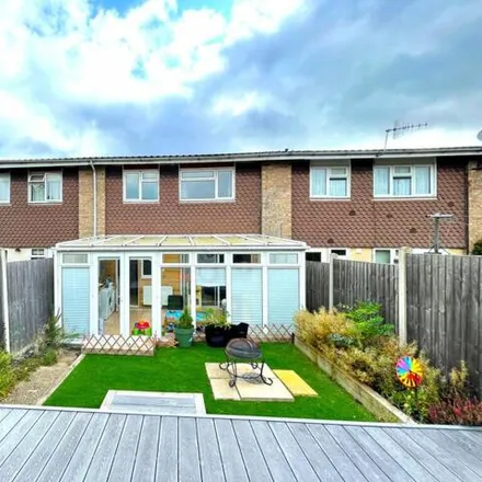 Buy this 3 bed townhouse on Christ's College Guildford in Larch Avenue, Jacobs Well