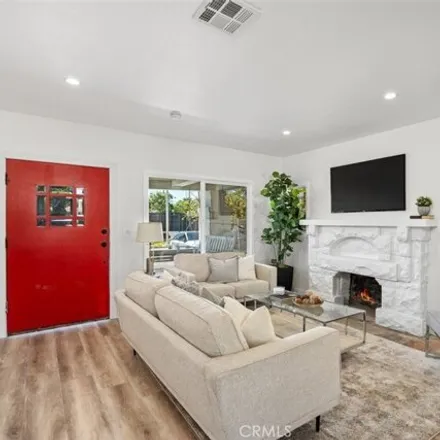 Image 5 - 3440 South Gramercy Place, Los Angeles, CA 90018, USA - House for sale