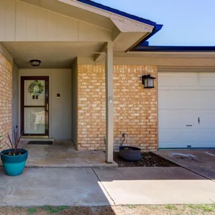 Image 3 - 5177 72nd Street, Lubbock, TX 79424, USA - House for sale