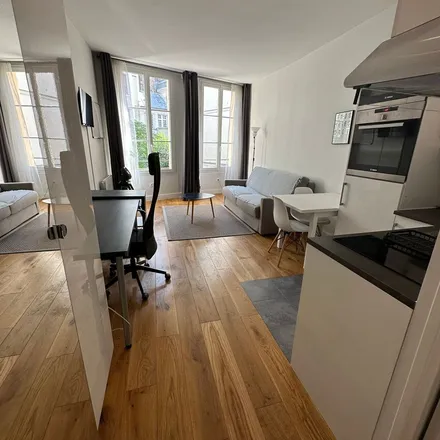 Image 2 - 10 Rue Suger, 75006 Paris, France - Apartment for rent